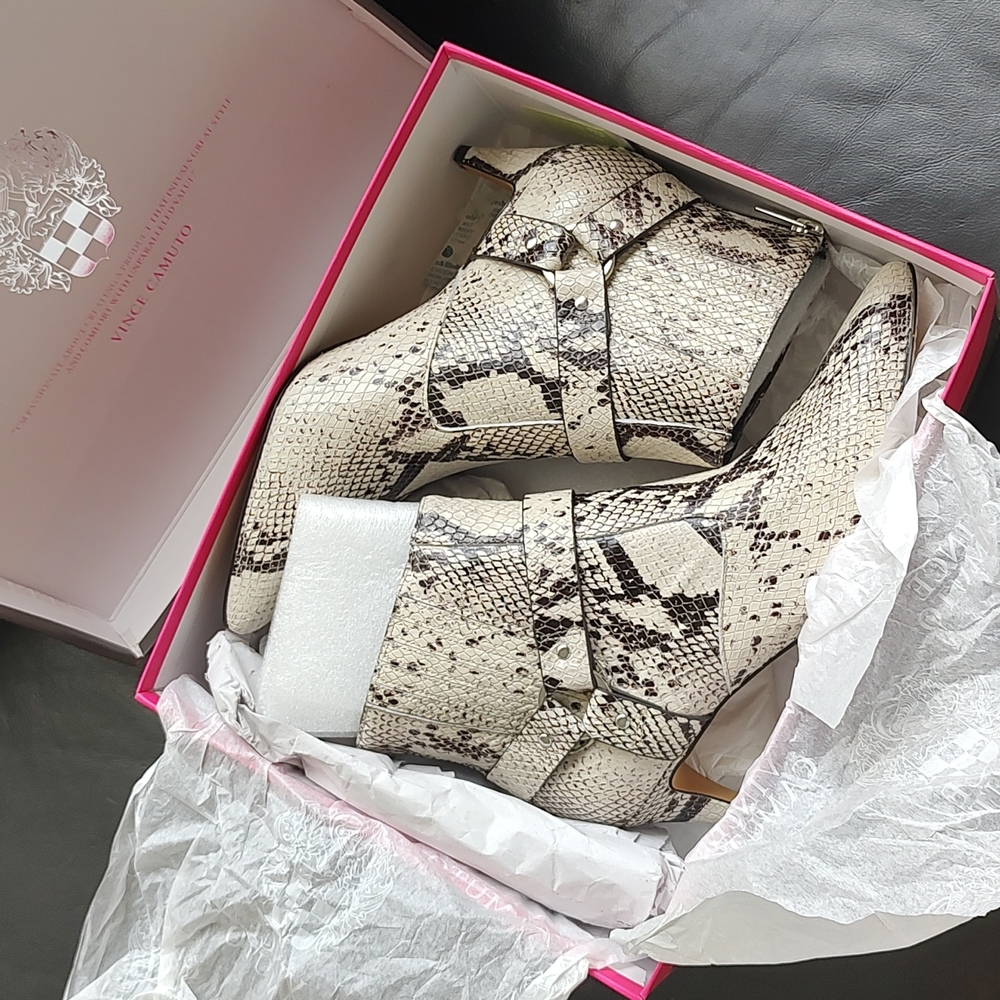 Perfect Vince Camuto VC-Merrie Ankle Booties 100% Unused New in Original Box